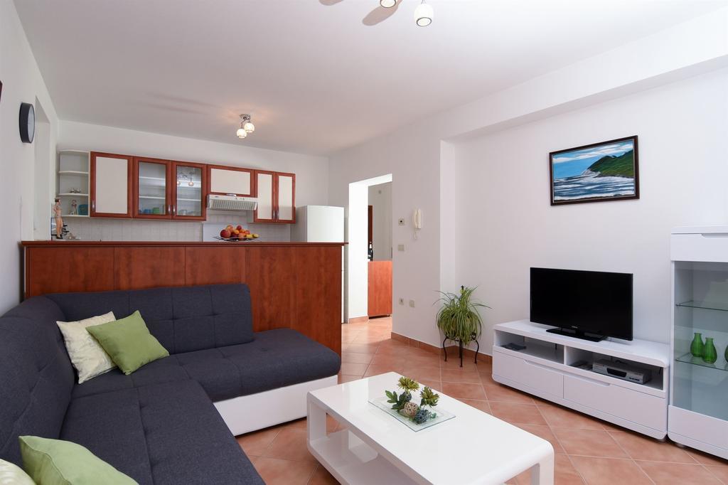 Apartments Marijana Ičići Eksteriør billede